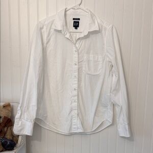GAP women’s Small White Long-Sleeve Button Shirt